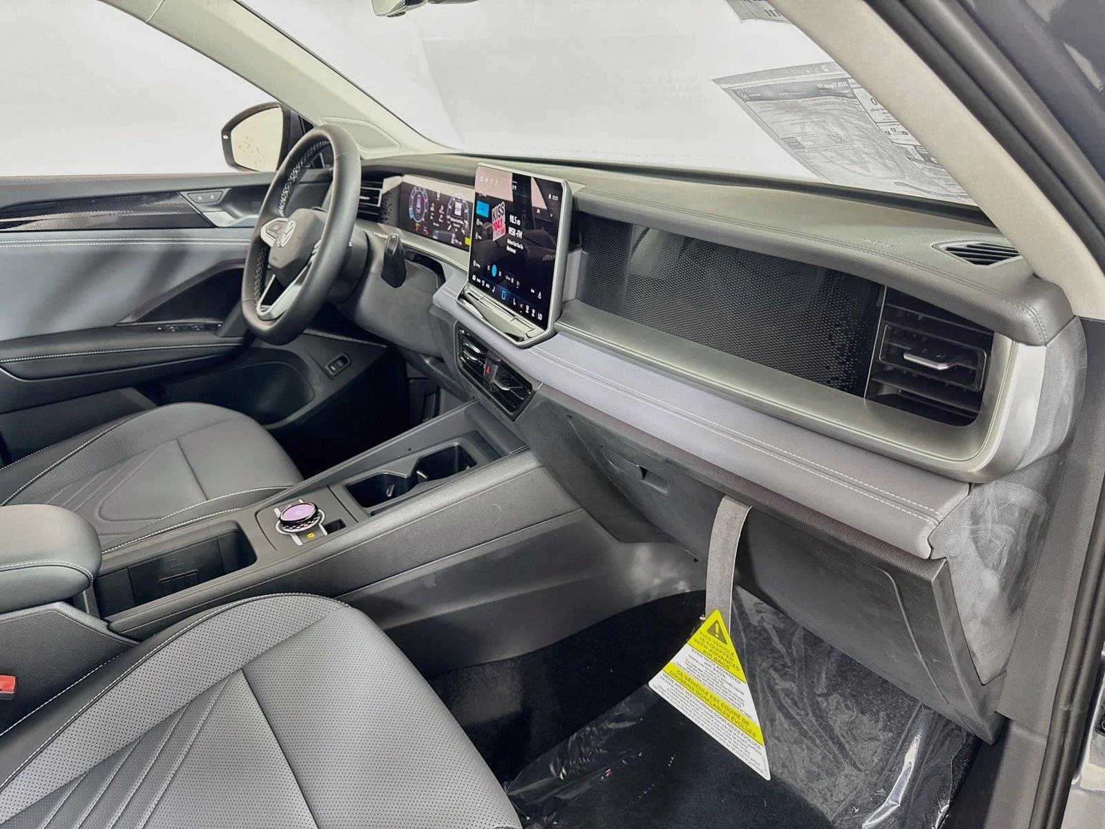 New 2026  Volkswagen SE image 28