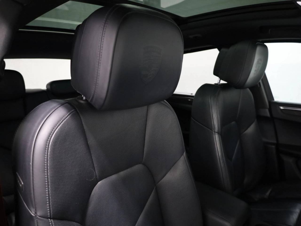 Used 2020 Vulcano Gray Metallic Porsche Macan image 22