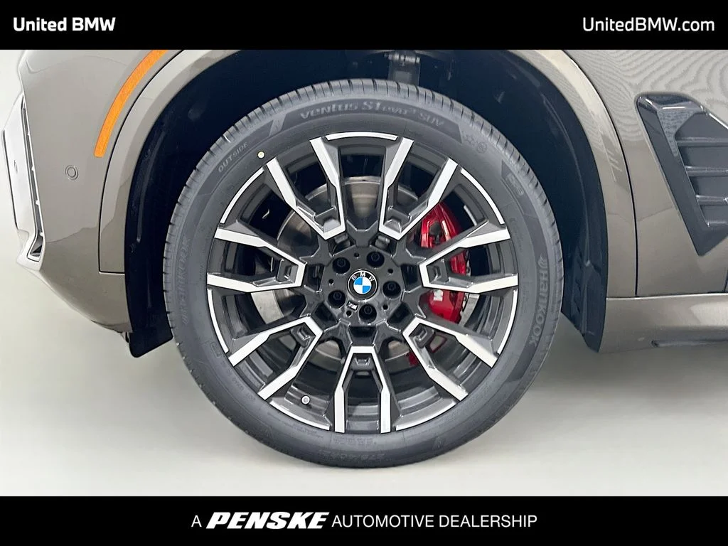 New 2026 Manhattan Green Metallic BMW xDrive40i image 2
