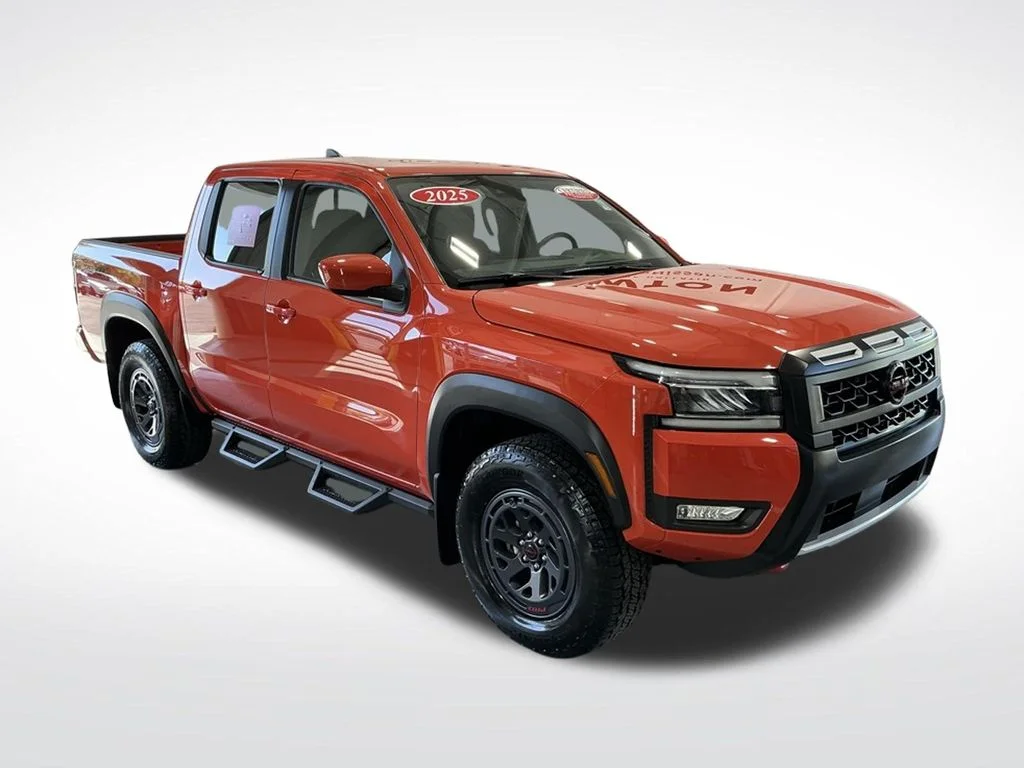 2025 Nissan Frontier PRO-4X Crew Cab 4X4's photo
