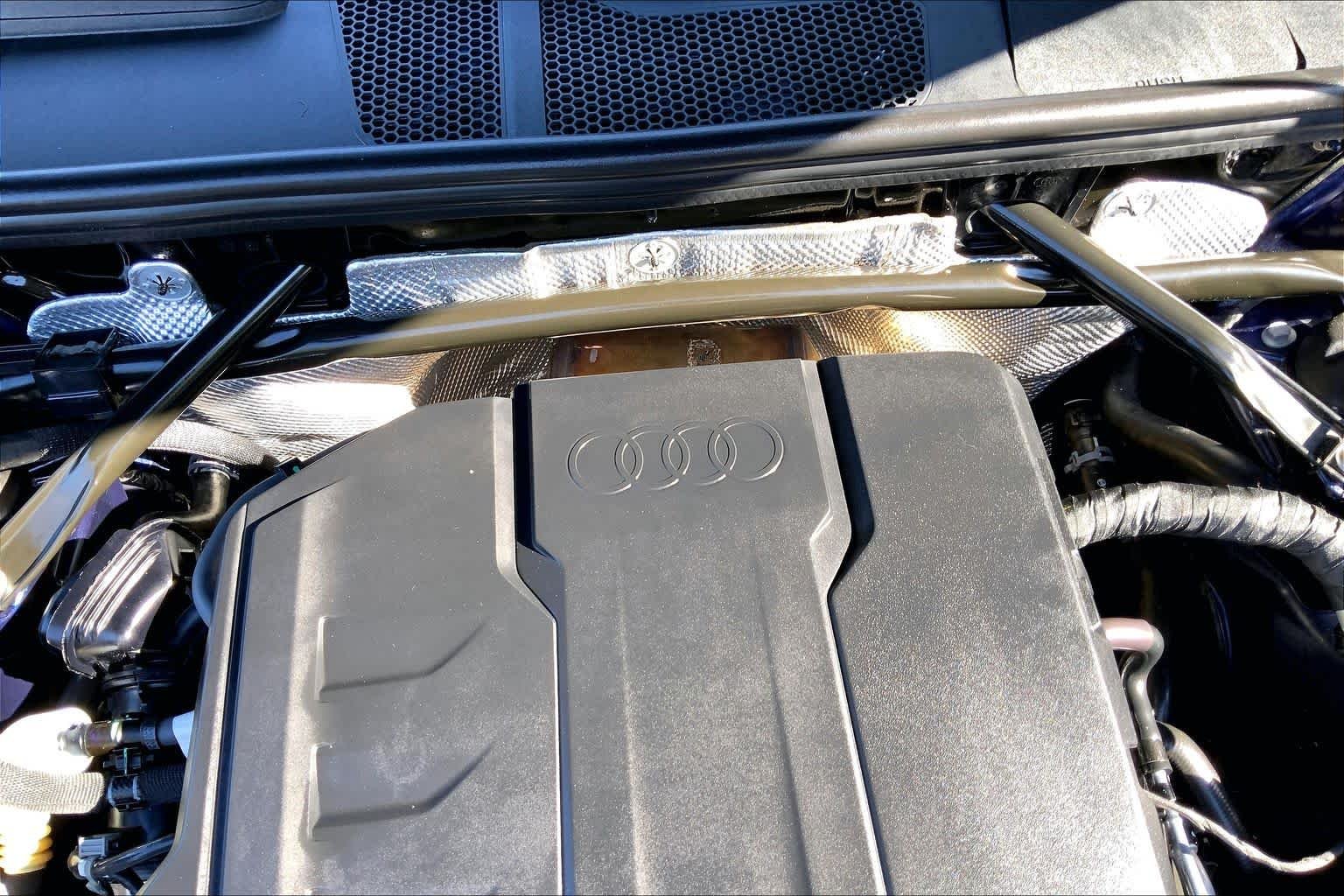 Used 2025 Navarra Blue Metallic Audi Premium image 33