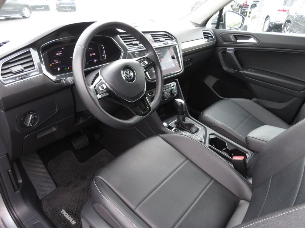 Used 2020 Silver Volkswagen 2.0T SEL image 19