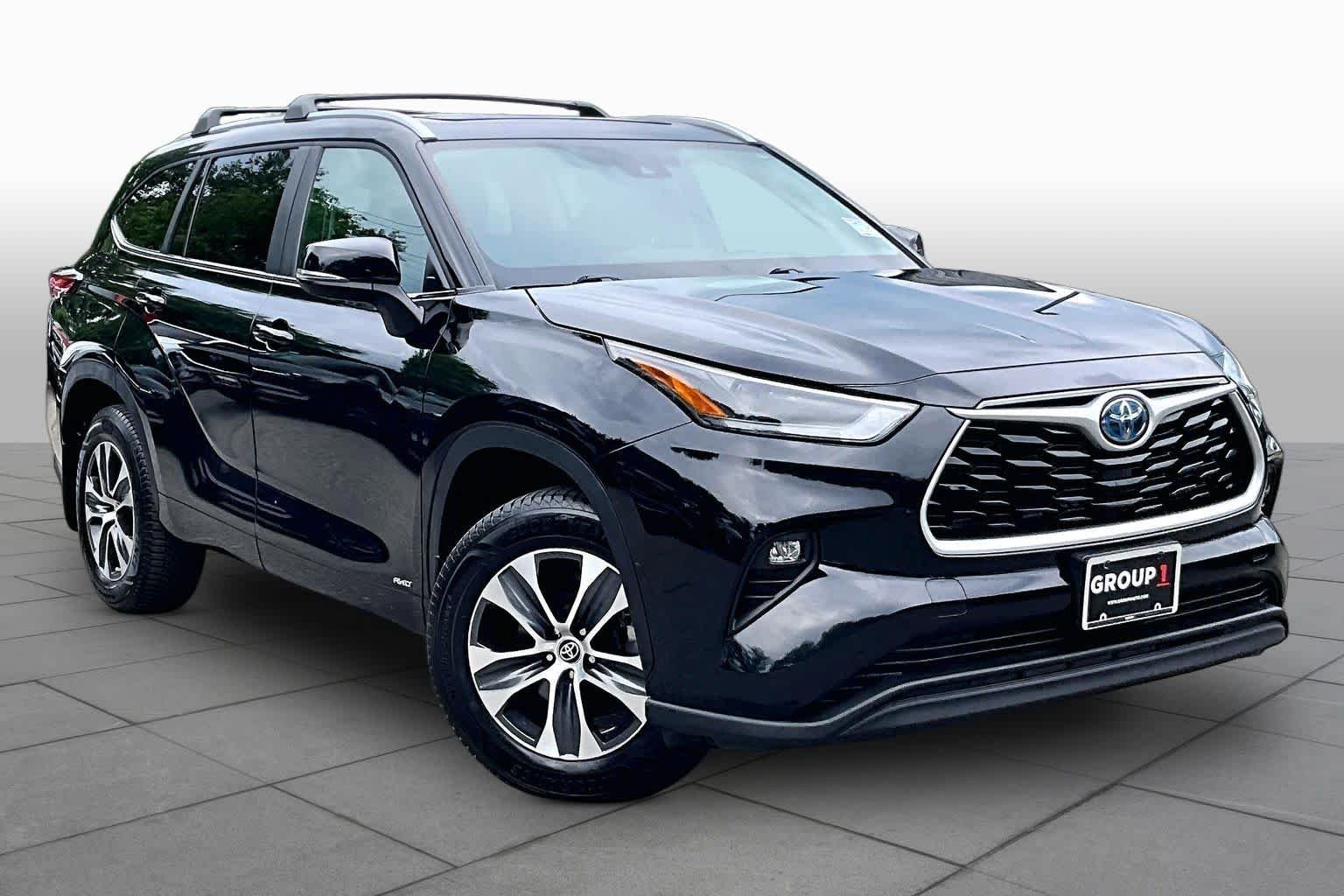 Used 2023 Midnight Black Metallic Toyota Hybrid XLE image 3