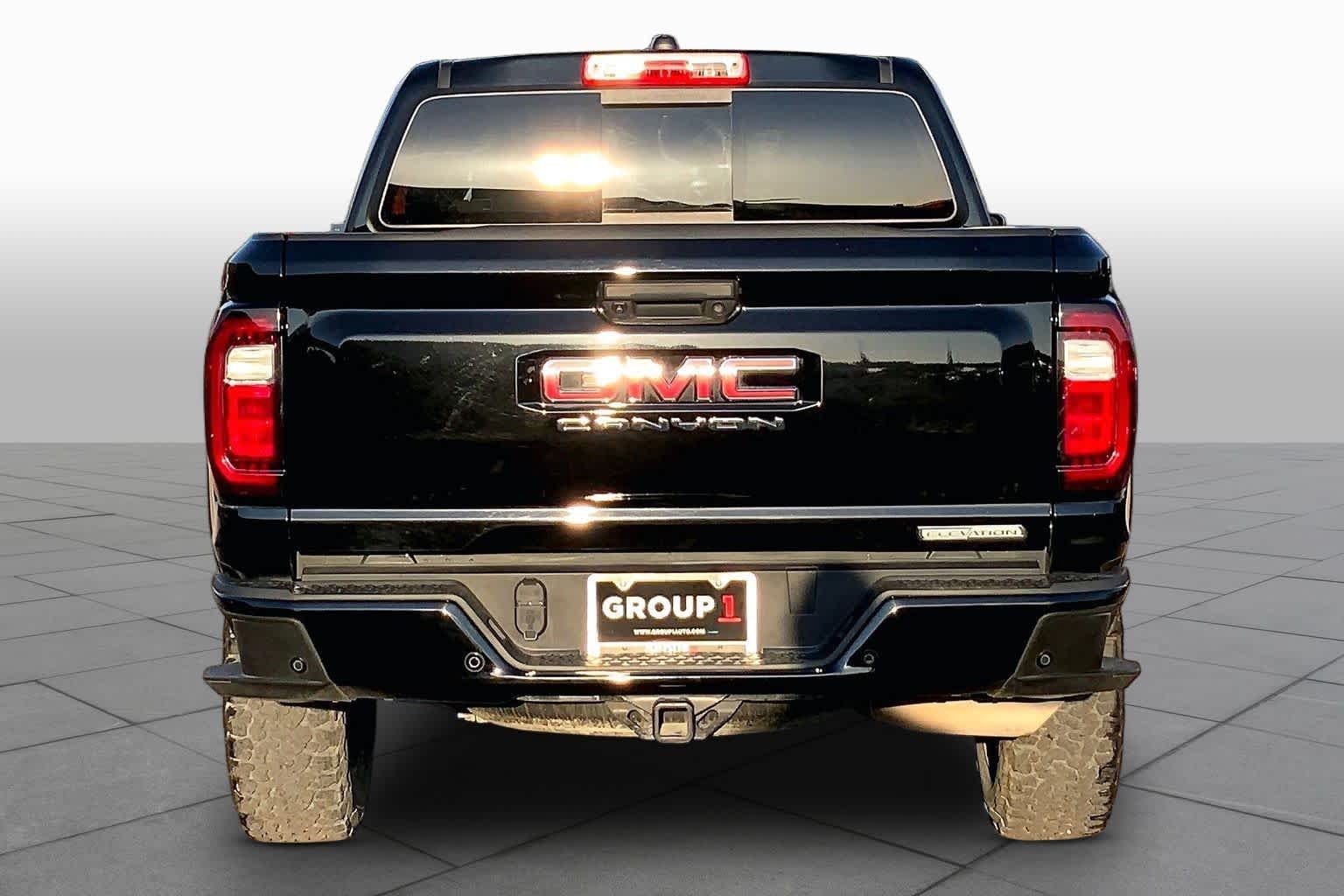 Pre-Owned 2024 GMC Canyon 2WD Elevation