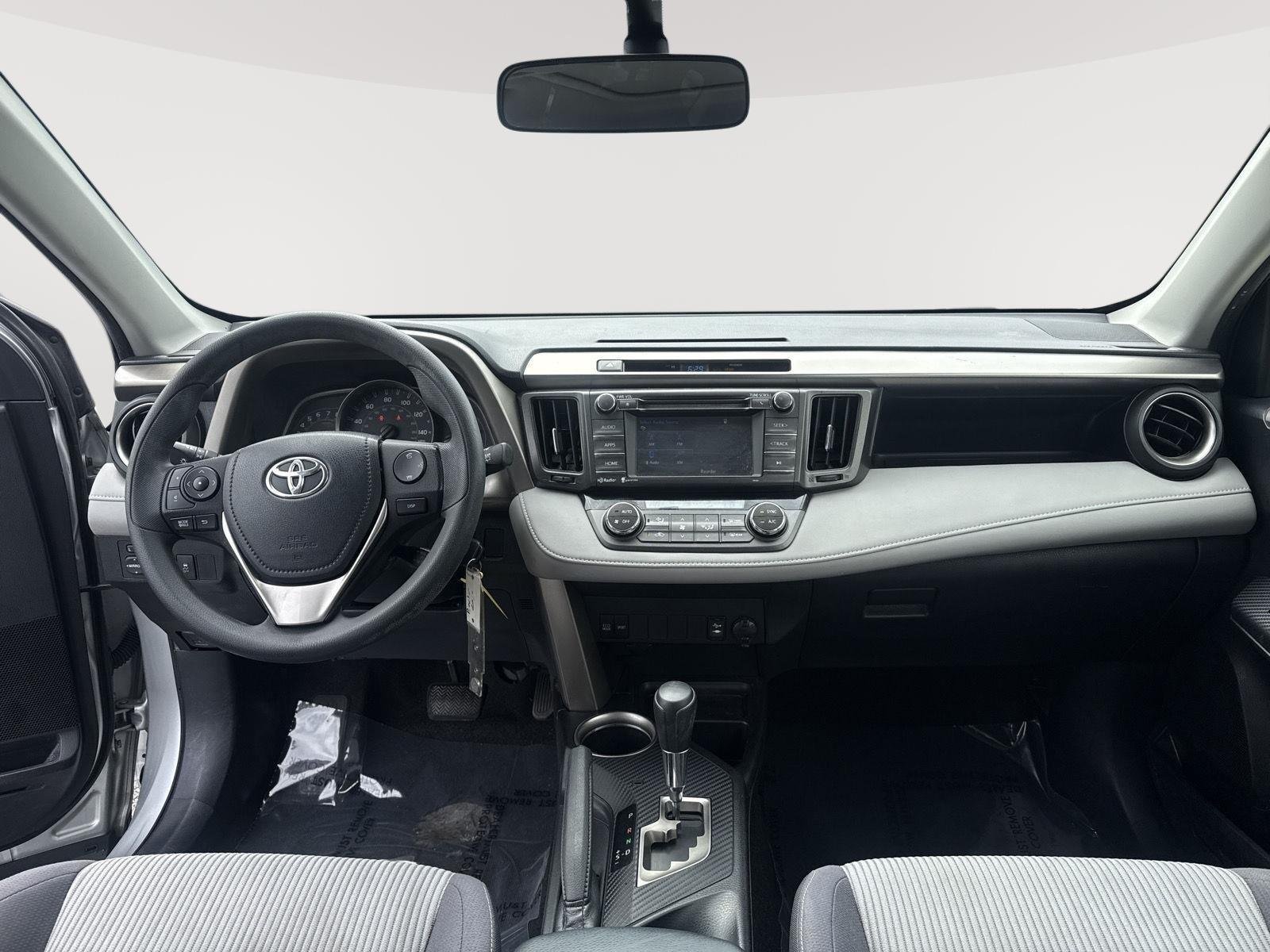 Used 2014 Classic Silver Metallic Toyota XLE image 21