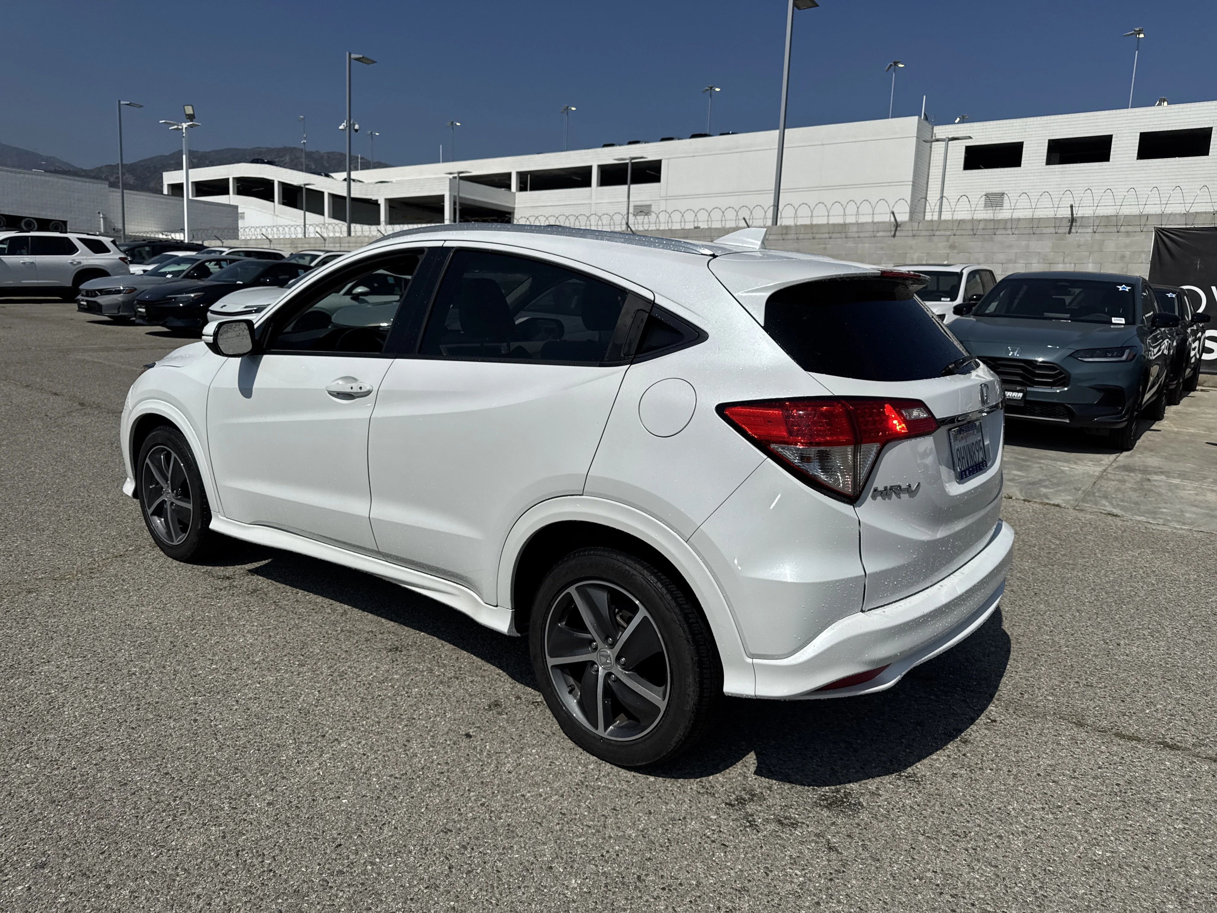 Used 2019 Platinum White Pearl Honda Touring image 6
