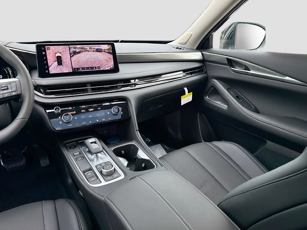 New 2027 RADIANT WHITE INFINITI Luxe FWD image 25