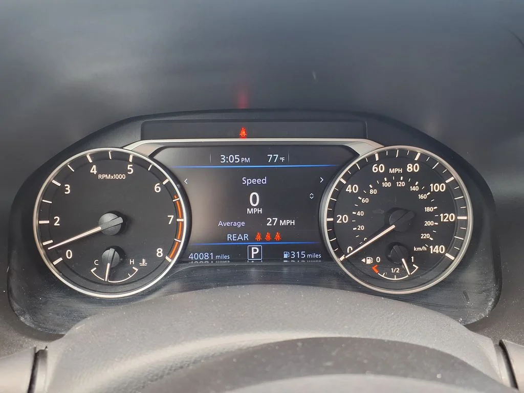 Used 2025 White Nissan 2.5 SV image 31