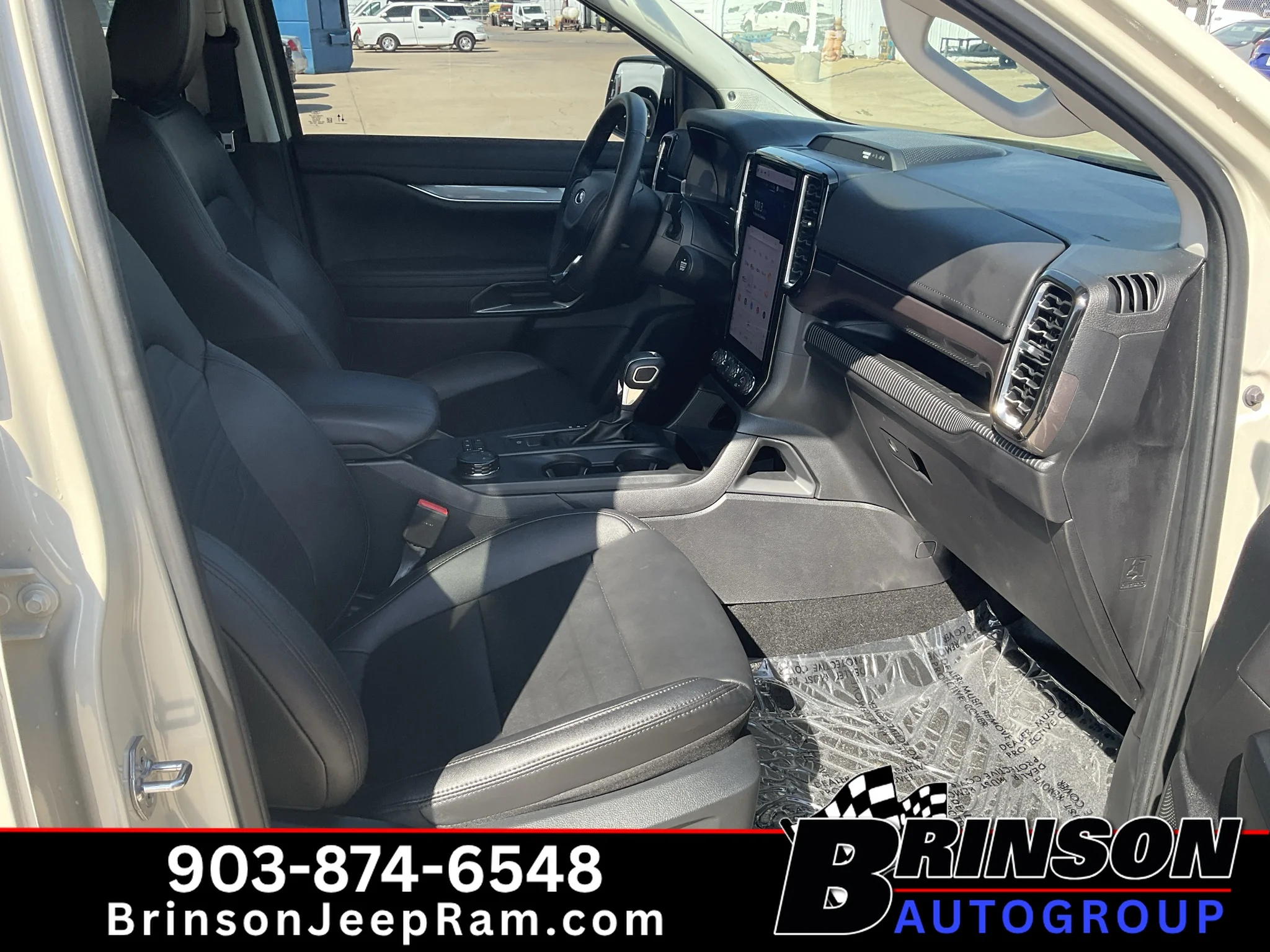 Used 2025 Desert Sand Ford LARIAT image 20