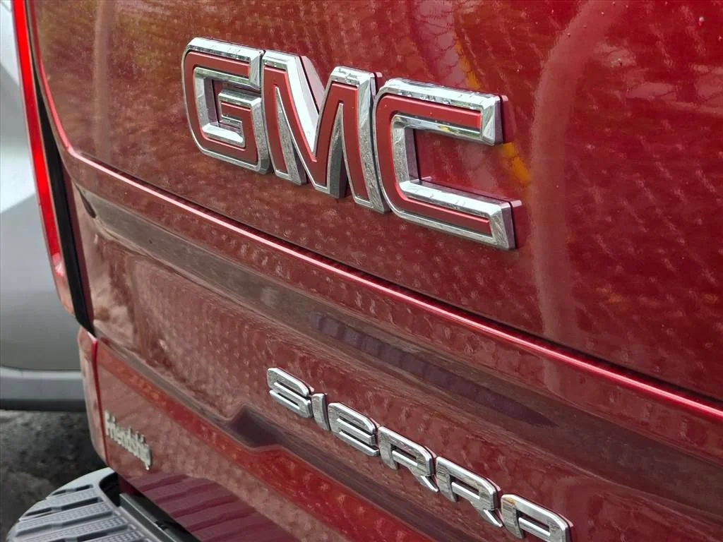 Used 2026 Volcanic Red Tintcoat GMC SLT image 10