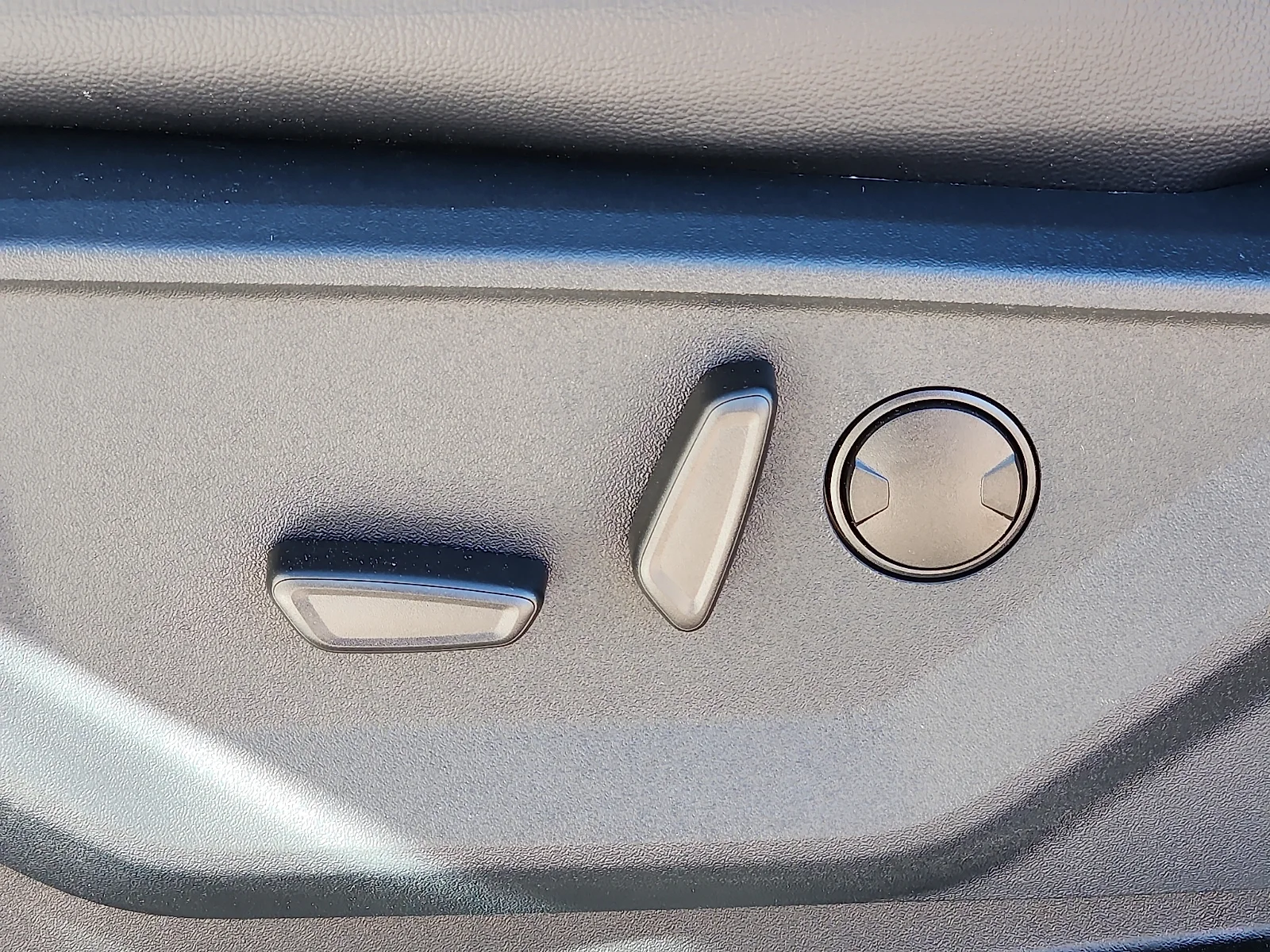 New 2026 Oxford White Ford Lariat image 16
