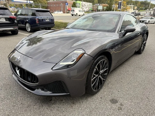 New 2026 Grigio Maratea Metallic Maserati  image 4