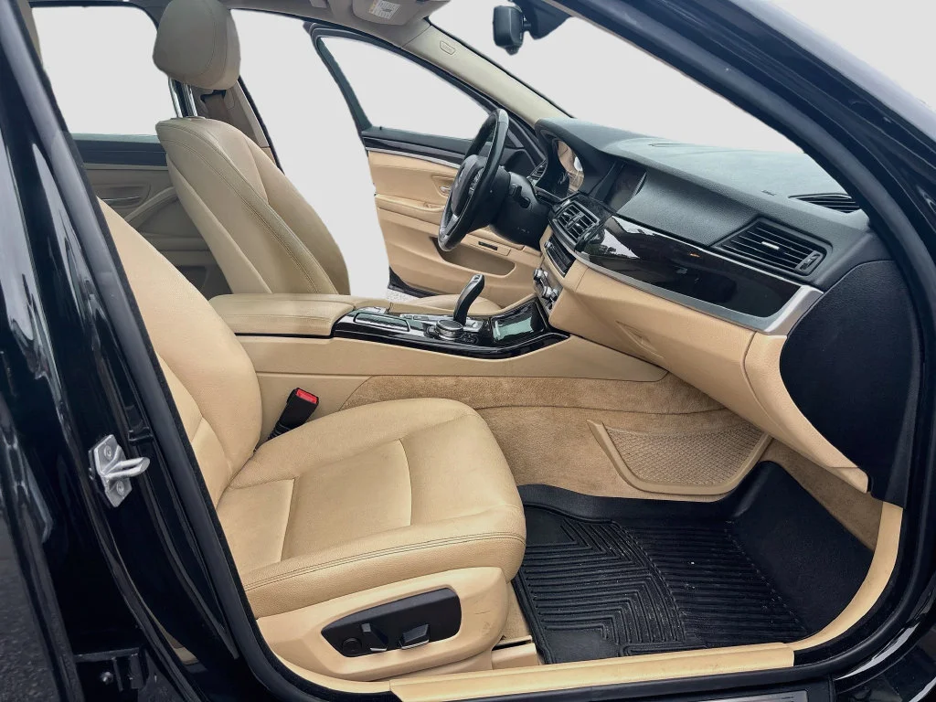 Used 2015 Black BMW 528i xDrive image 17