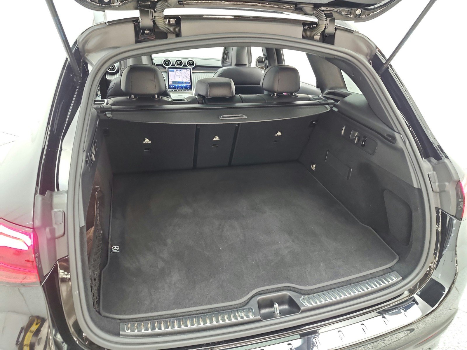 Used 2023 Black Mercedes-Benz GLC 300 SUV image 22