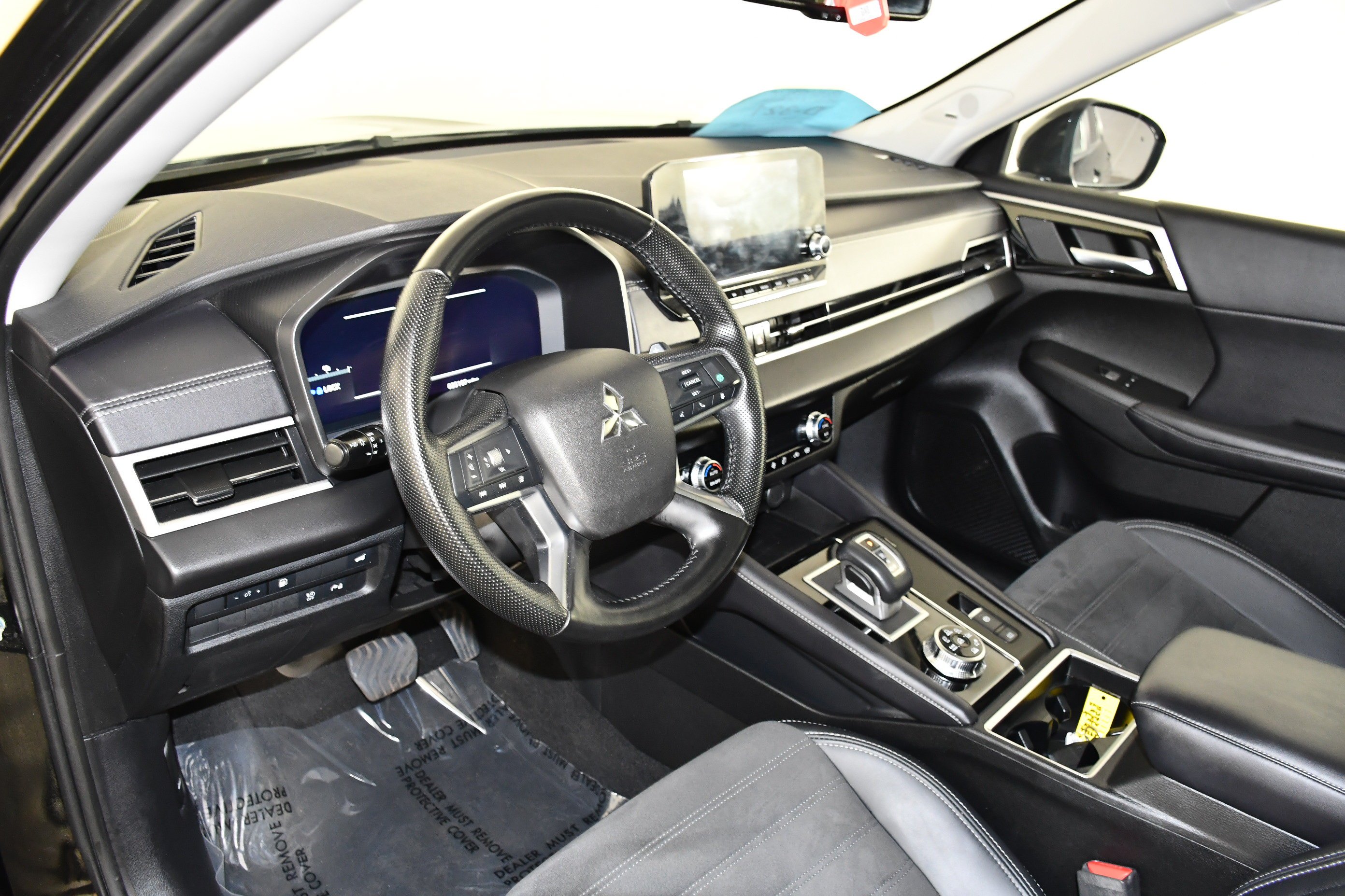Certified Used 2024 Black Diamond Mitsubishi SE image 36