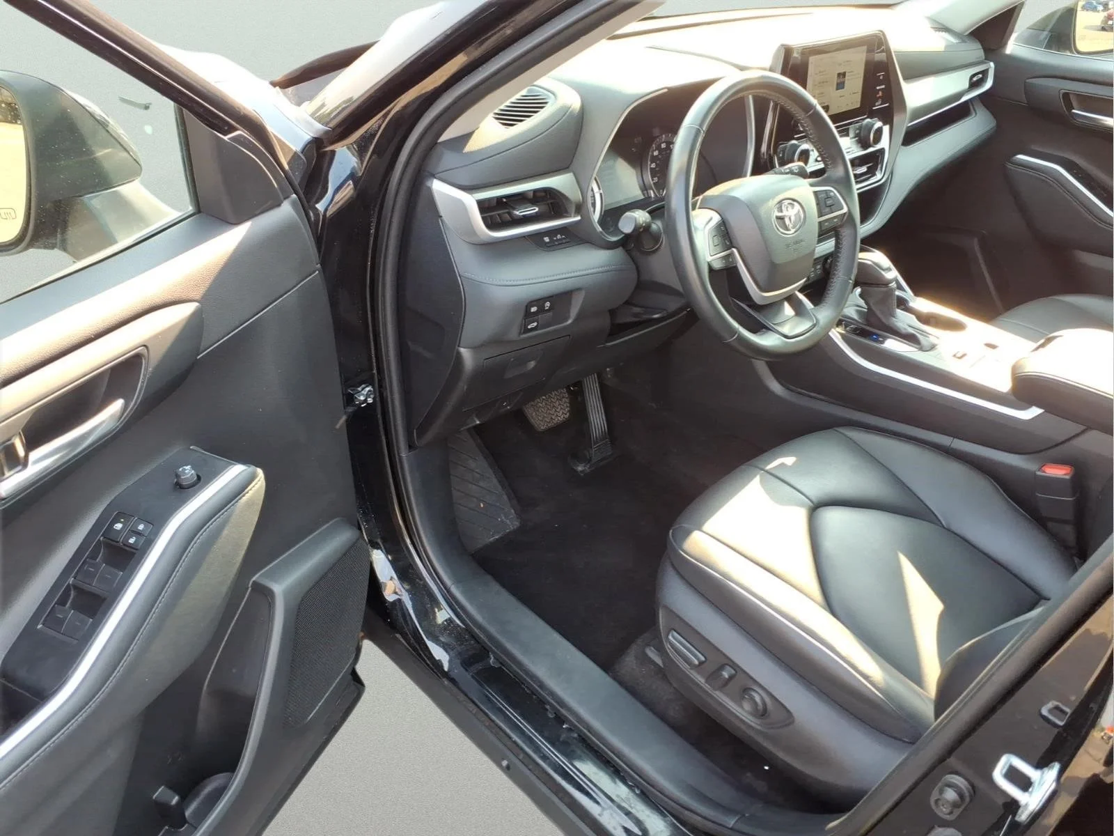 Certified Used 2023 Black Toyota XLE image 10