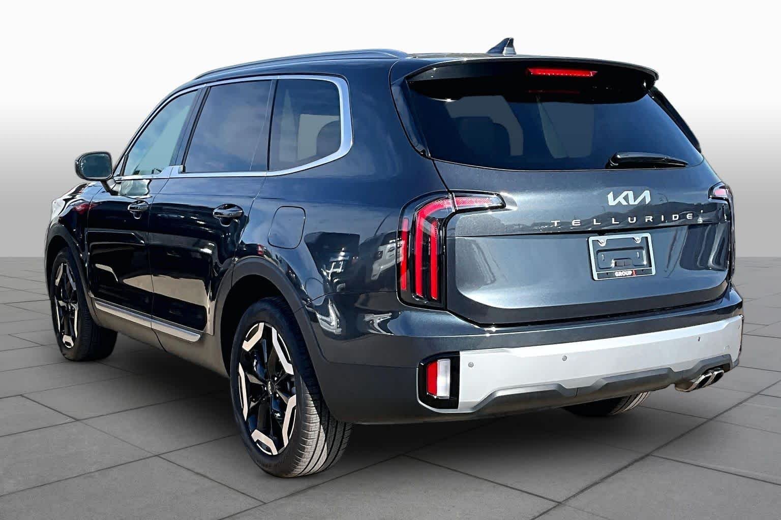 Used 2024 GRAY Kia EX image 11