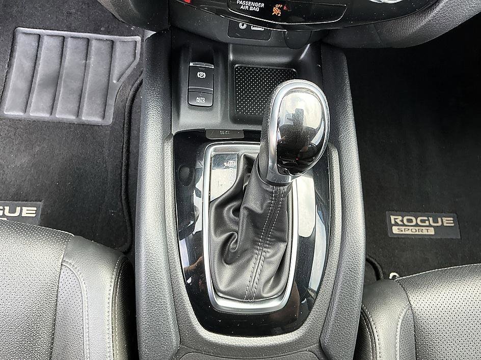 Used 2021 Magnetic Black Pearl Nissan SL image 21