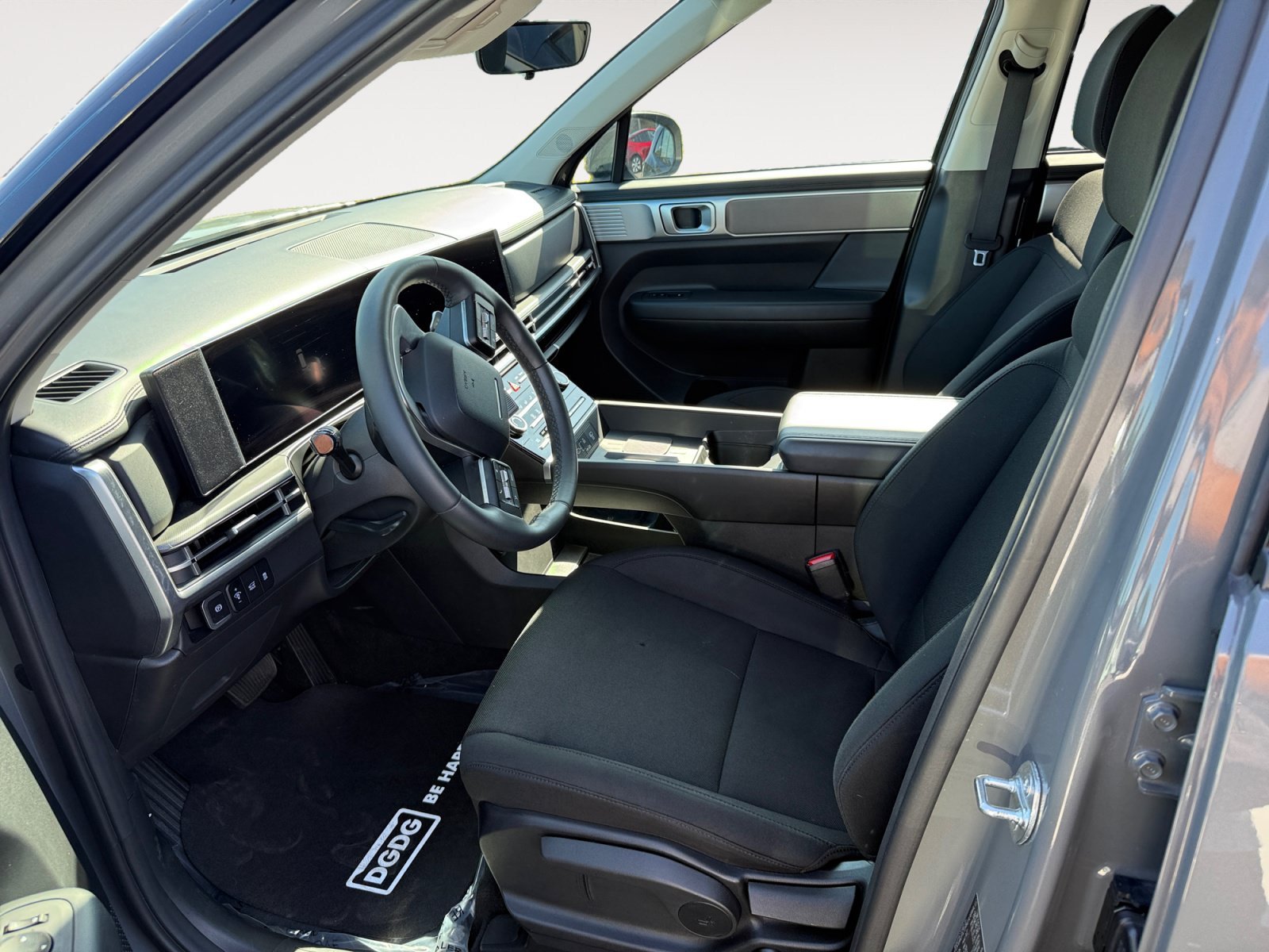 Certified Used 2025 Gray Hyundai SE image 10