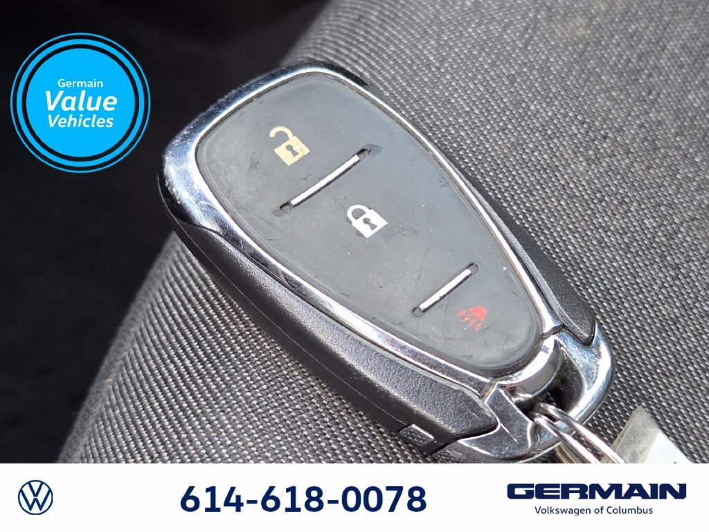 Used 2020 Summit White Chevrolet LT image 32