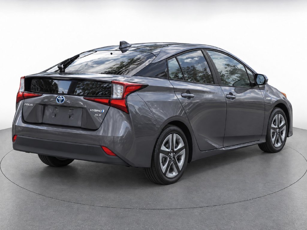Used 2022 Gray Toyota XLE image 4
