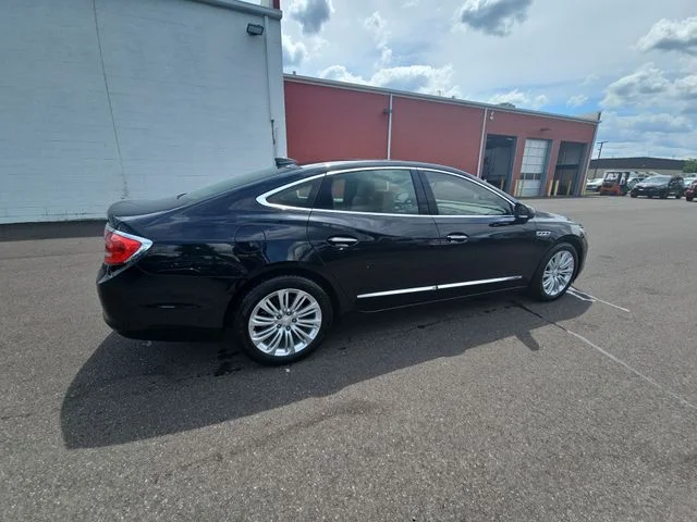 Used 2019 Black Buick Essence image 10