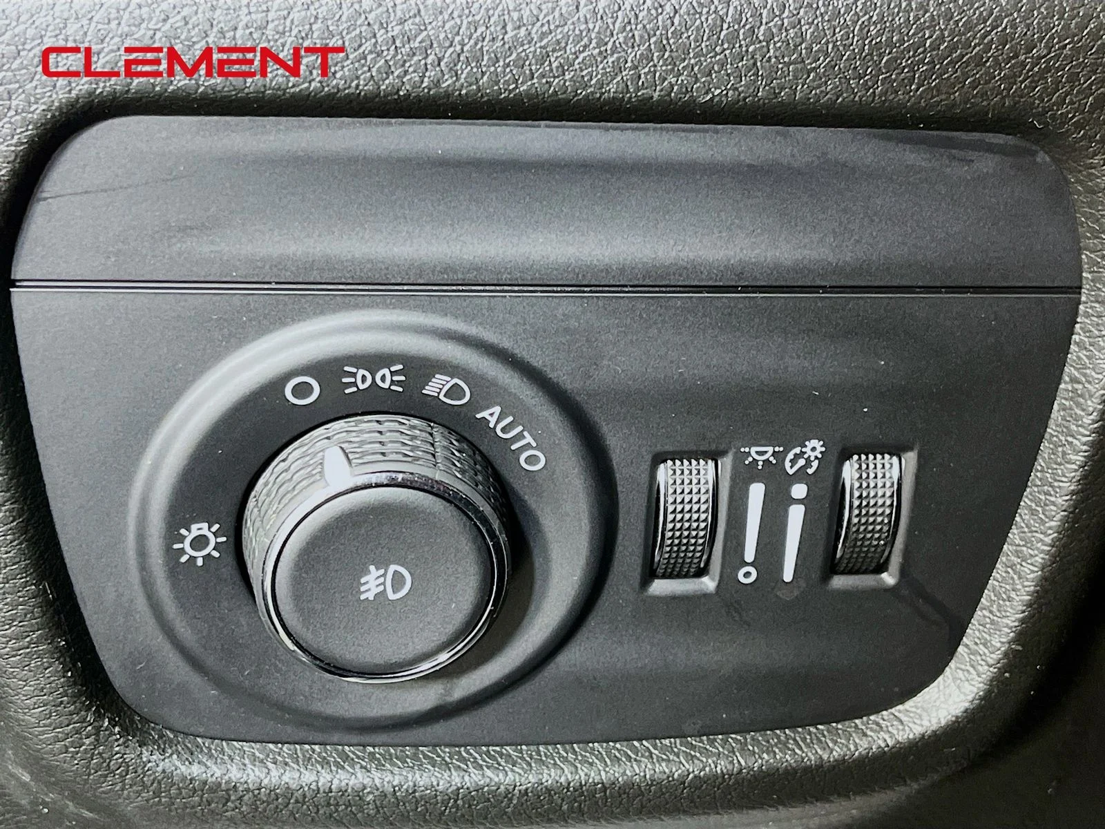 Used 2024 Gray Jeep Limited image 12