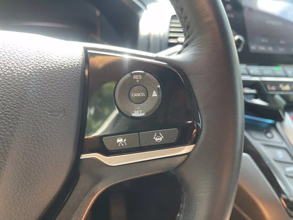 Used 2023 White Honda Touring image 19