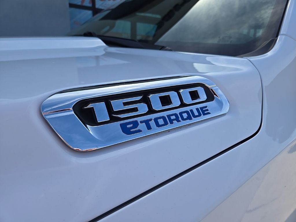 New 2026 Bright White Clear-Coat Exterior Paint RAM Laramie image 19