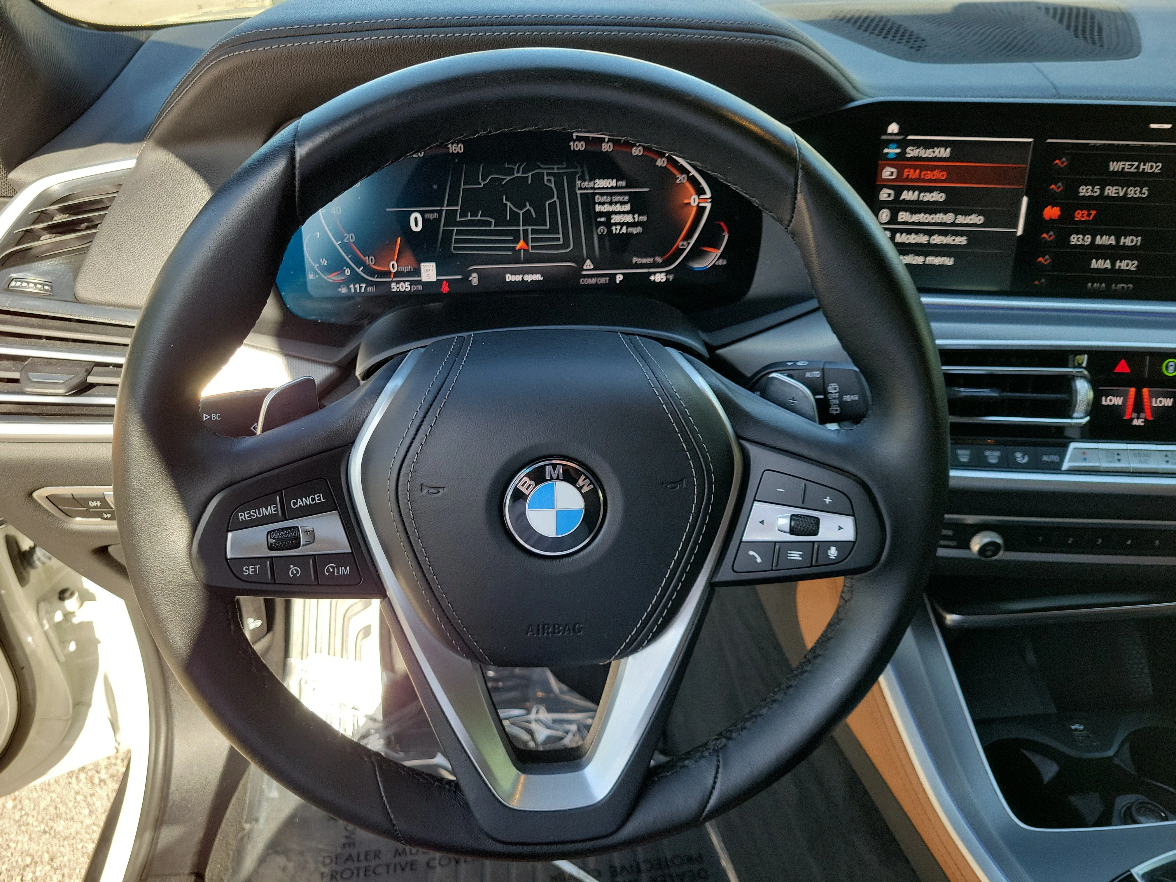 Used 2023 Mineral White Metallic BMW sDrive40i image 9
