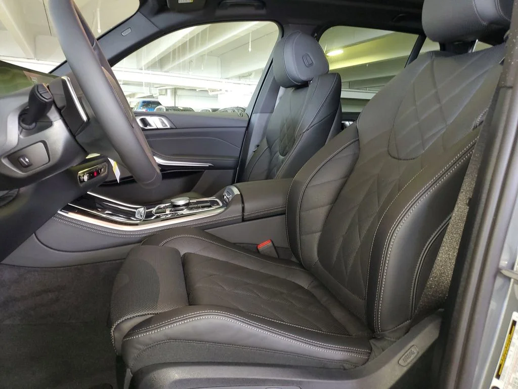 Used 2026 Skyscraper Grey Metallic BMW sDrive40i image 16