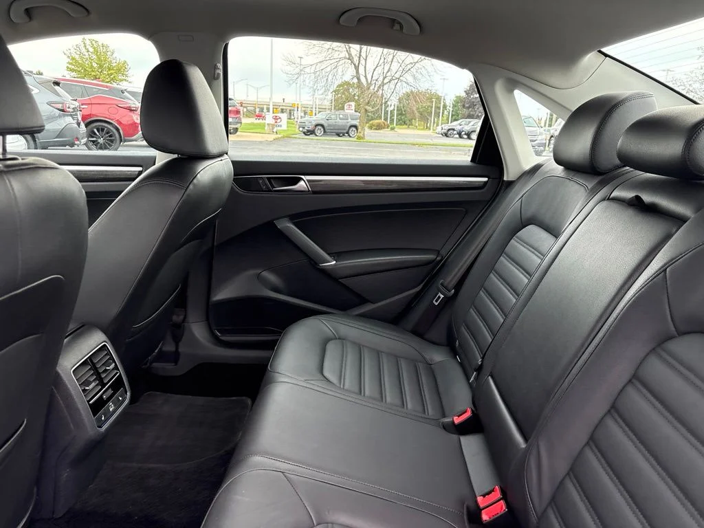 Used 2017 Pure White Volkswagen SEL Premium image 23