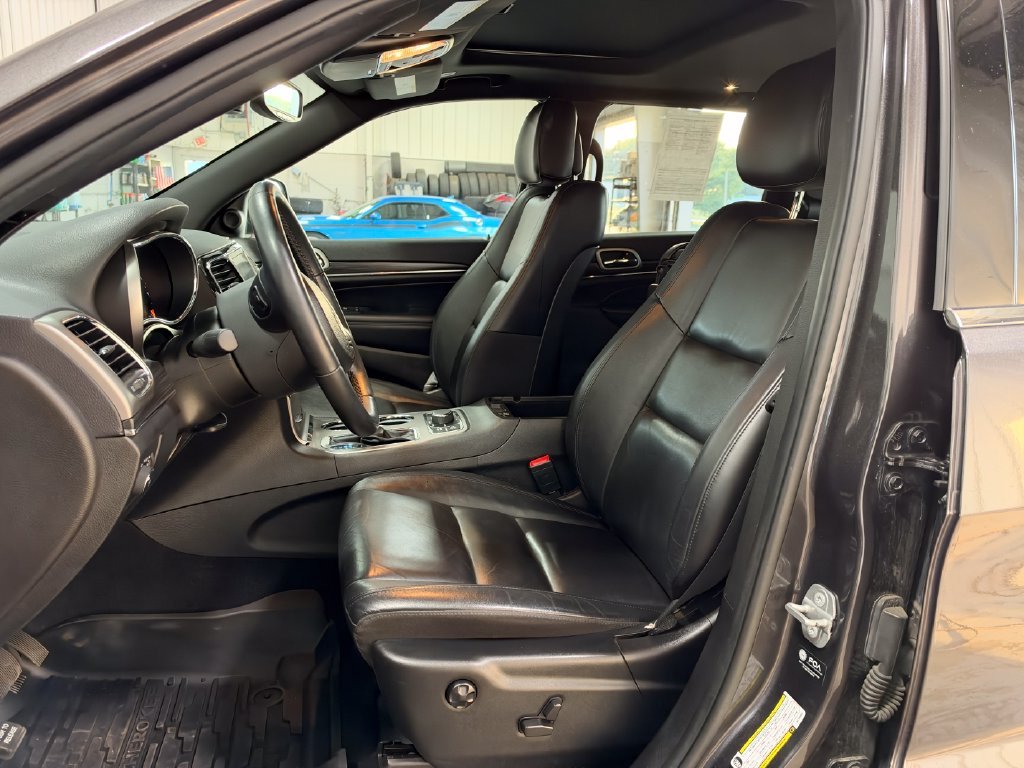 Used 2021 Gray Jeep Limited image 8