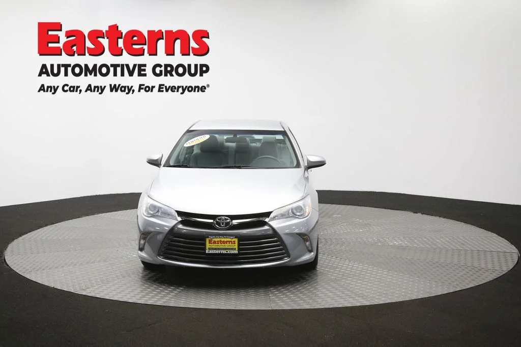 Used 2015 Silver Toyota LE image 51