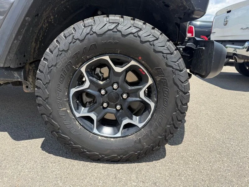 Used 2023 Gray Jeep Rubicon image 4