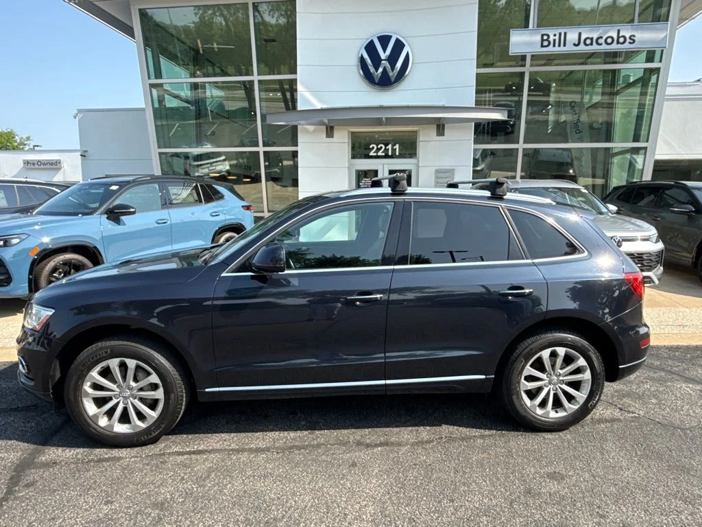 Used 2015 Moonlight Blue Audi 2.0T Premium image 3