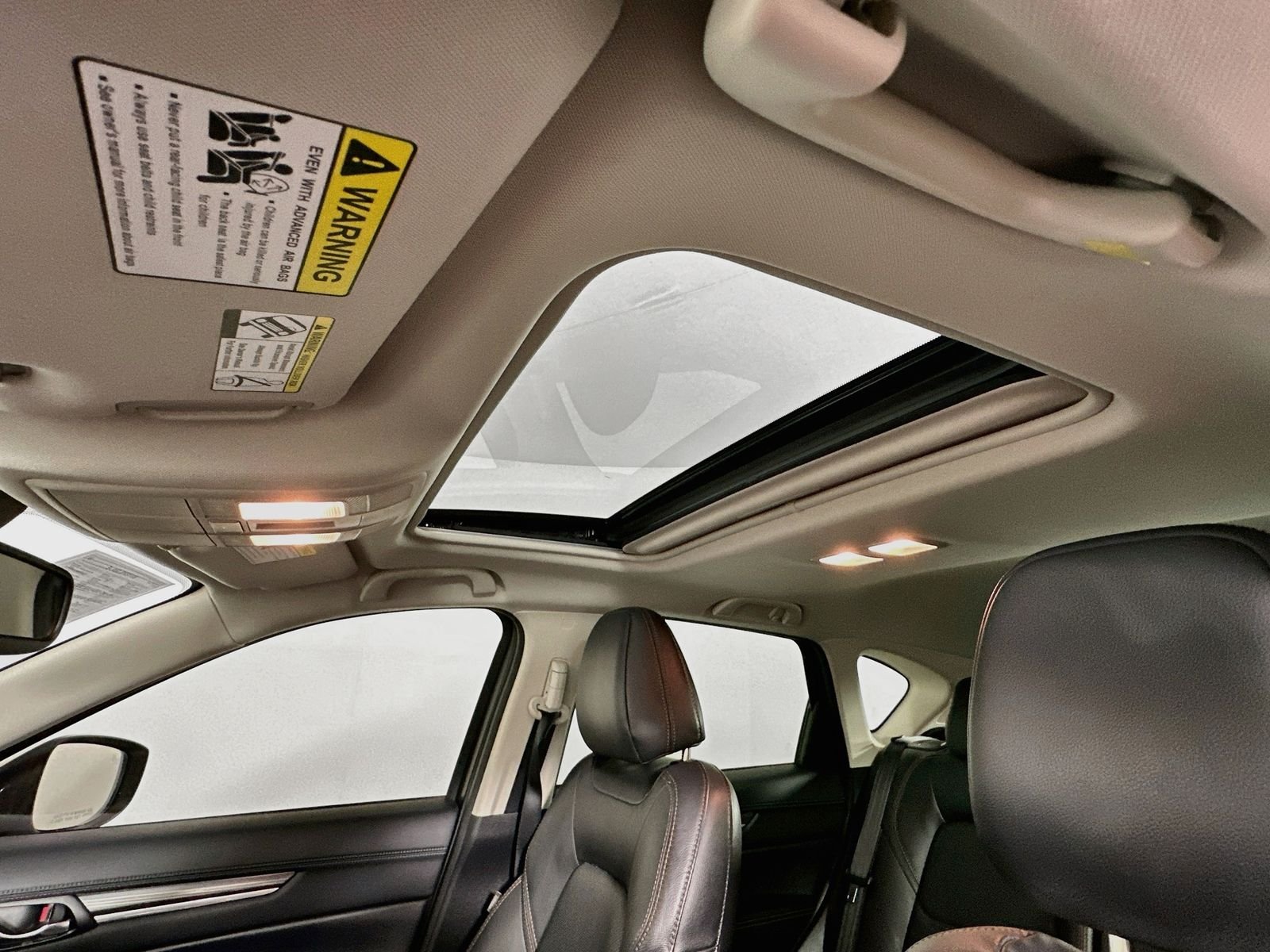 Used 2018 Snowflake White Pearl Mica Mazda Grand Touring One Owner LOW Miles Heated Seats image 23
