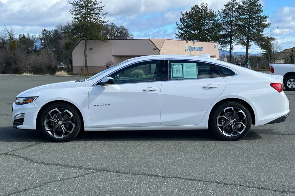 2024 Chevrolet Malibu 1LT - Photo 12