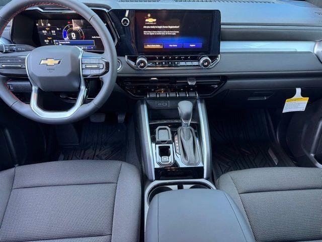2025 Chevrolet Colorado LT - Photo 13