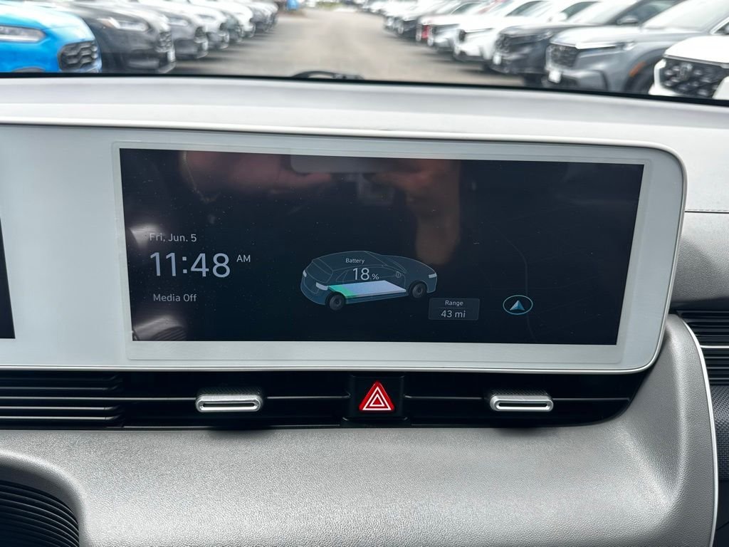 Used 2024 Cyber Gray Hyundai SEL image 25