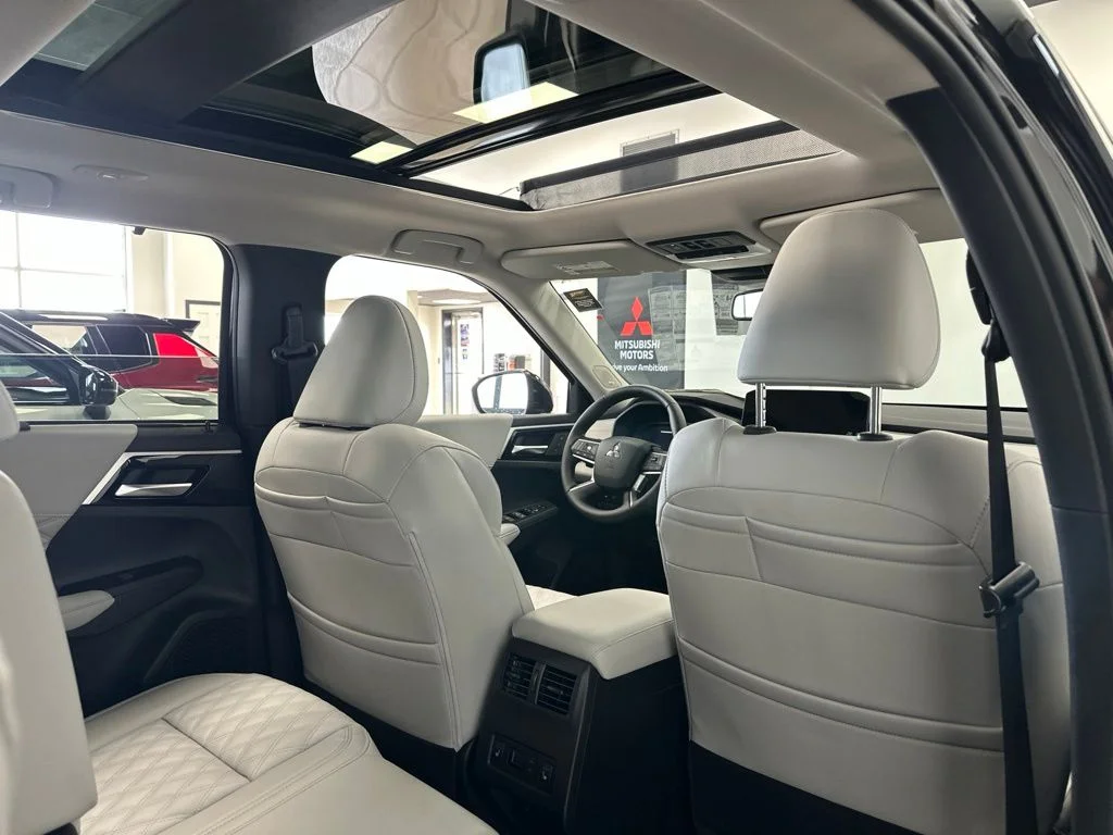 2025 Mitsubishi Outlander Plug-in Hybrid Platinum Edition - Photo 33