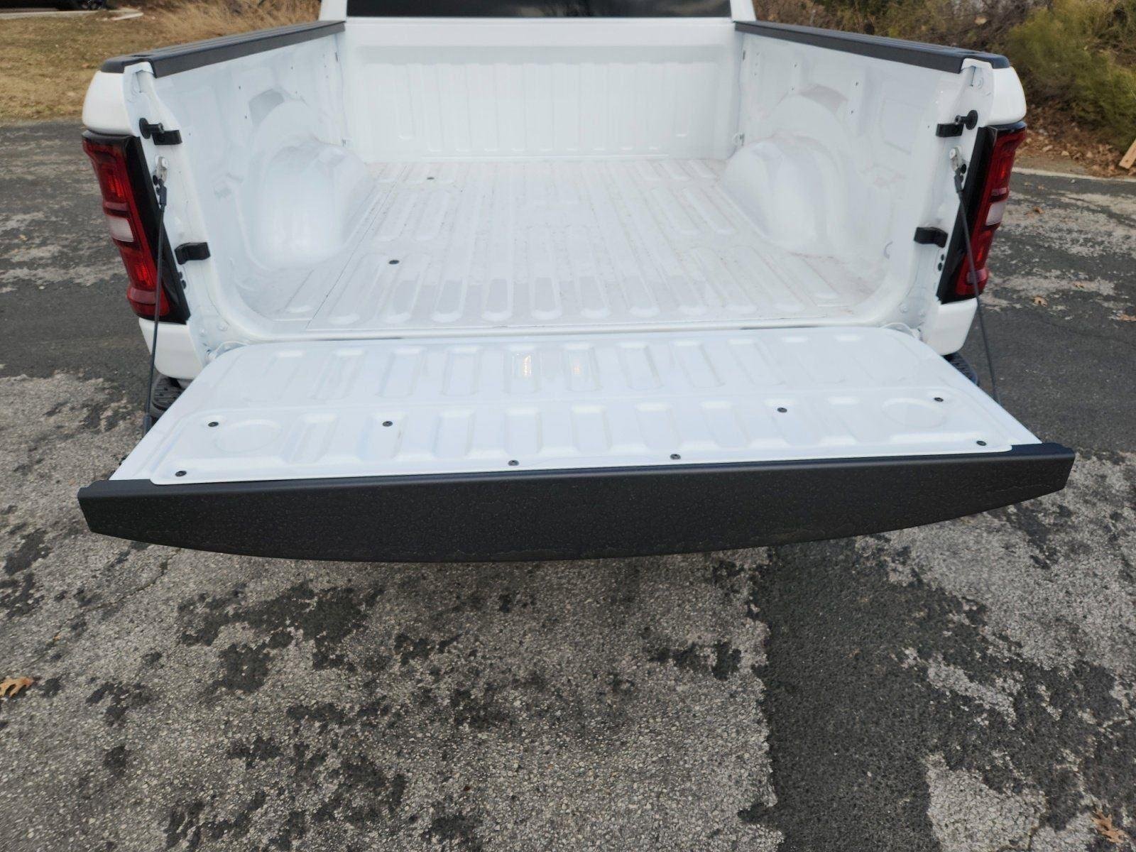 New 2026 Bright White Clear-Coat Exterior Paint RAM Tradesman image 16