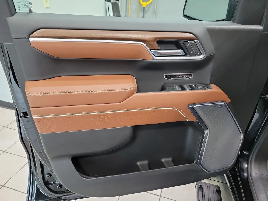 Used 2025 Black GMC Denali Ultimate image 39