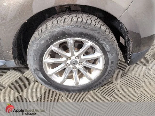 Used 2011  Lincoln Base image 45