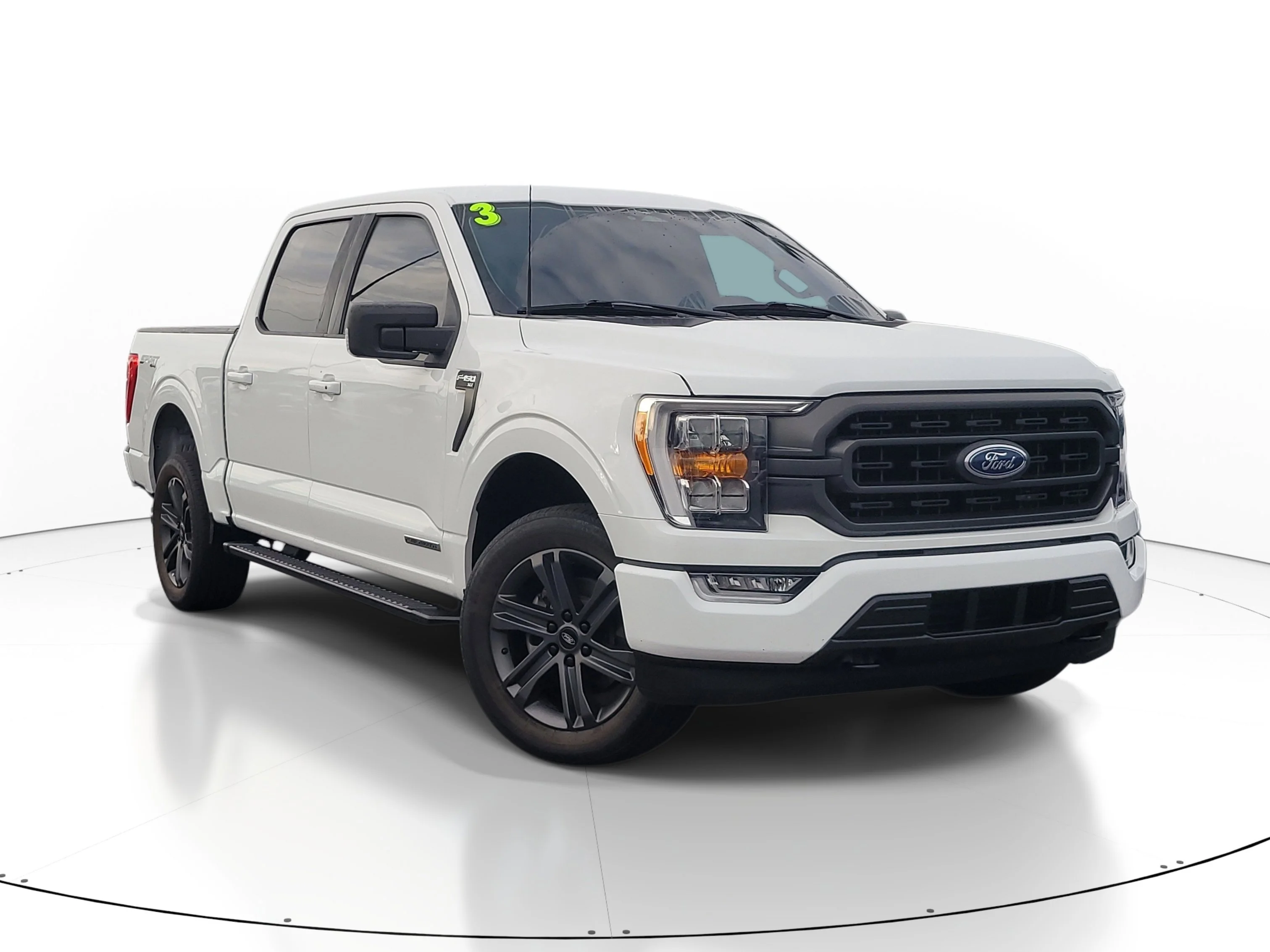 Used 2023 Oxford White Ford XLT image 1