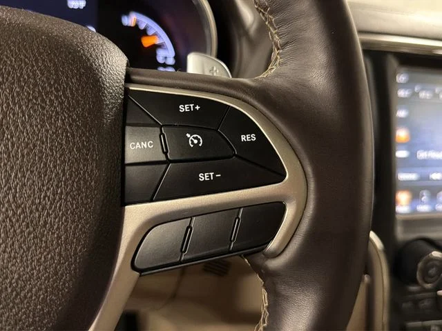 Used 2017 Black Jeep Overland image 39