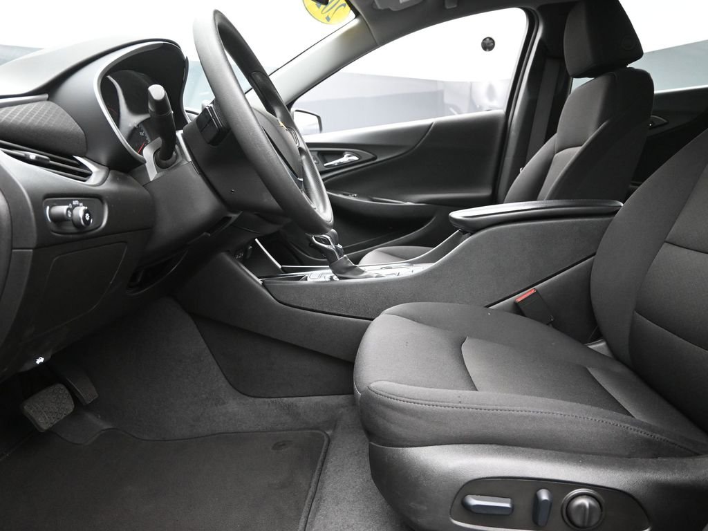 2024 Chevrolet Malibu 1LT - Photo 13