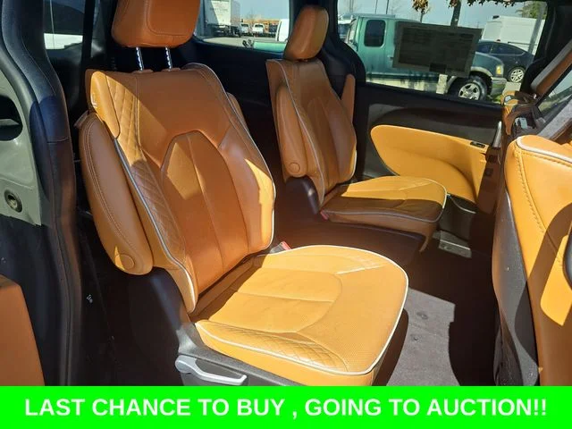 Used 2022 White Chrysler Pinnacle image 11
