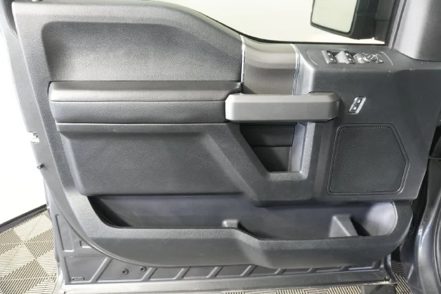 Used 2017 Magnetic Metallic Ford XLT image 33