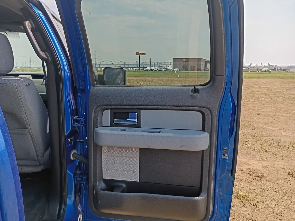 Used 2012 Blue Ford XLT image 10